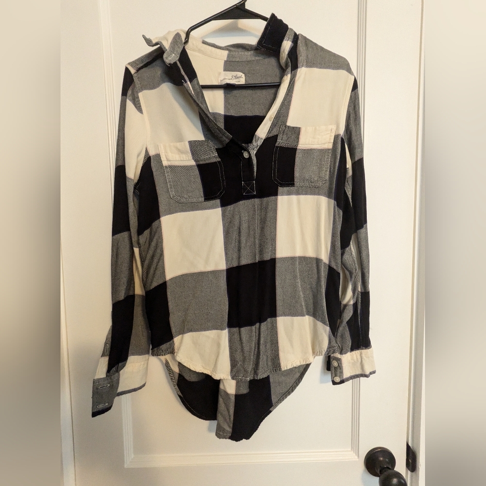 Universal thread plaid shirt